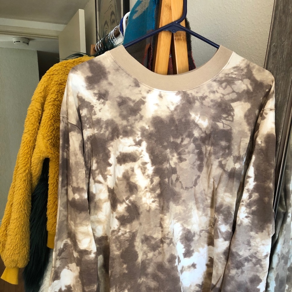 Long Sleeve Pull Over